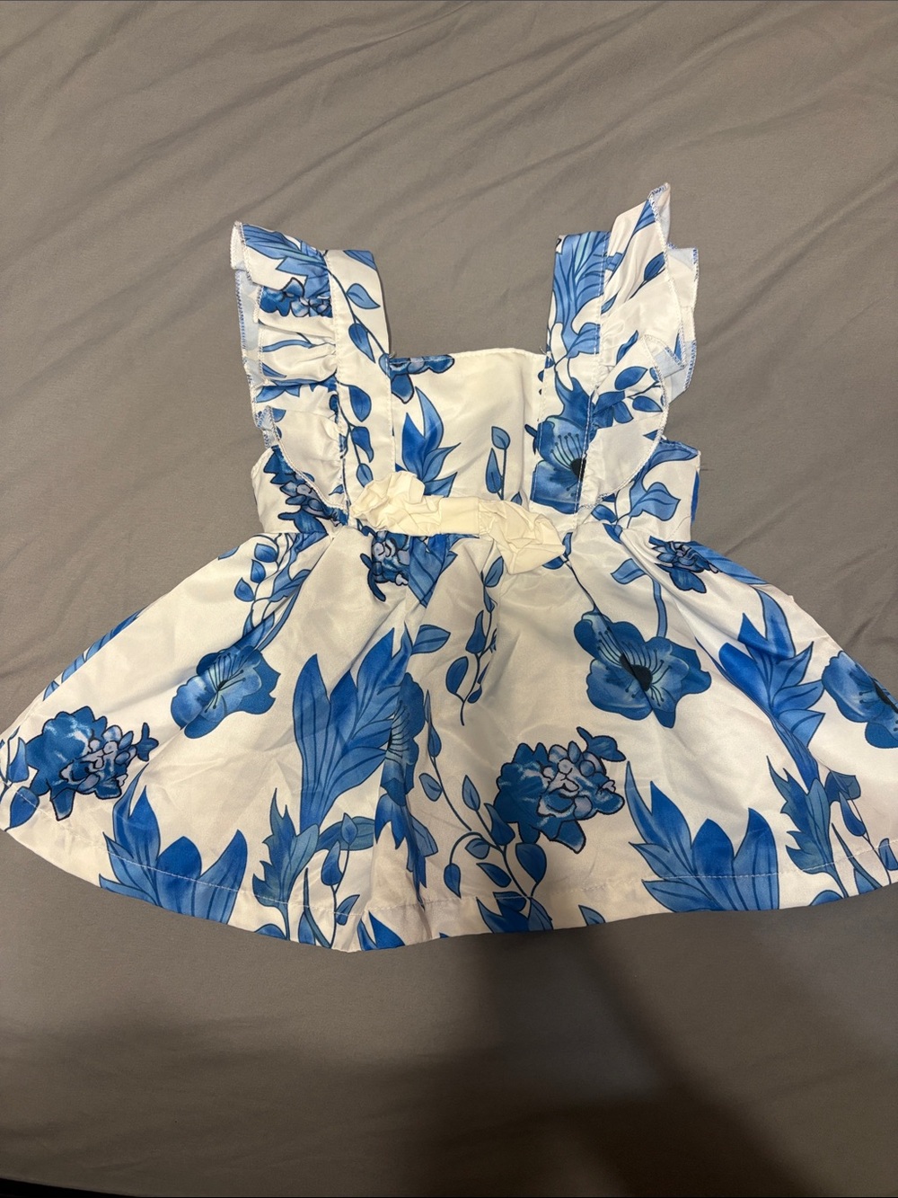 SHEIN White and Blue Floral Ruffle Dress for Kids